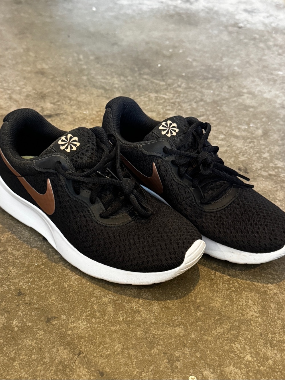 Nike Women’s Black and Bronze Athletic Sneakers